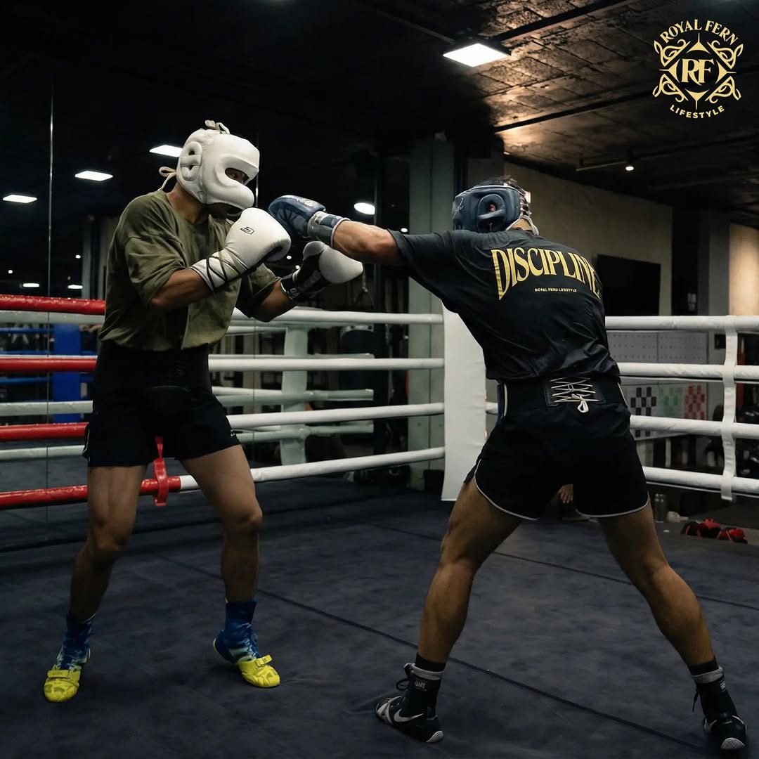 Royal Fern Lifestyle discipline shirt in boxing training.